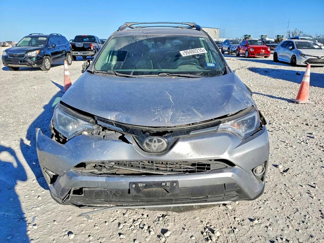 2017 TOYOTA RAV4 XLE photo 9