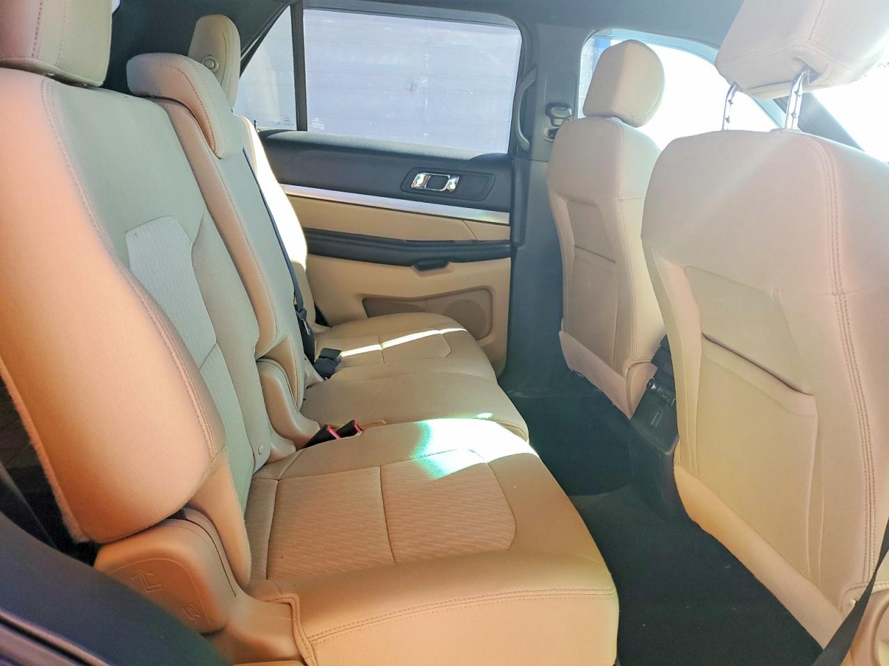 2016 FORD EXPLORER photo 11