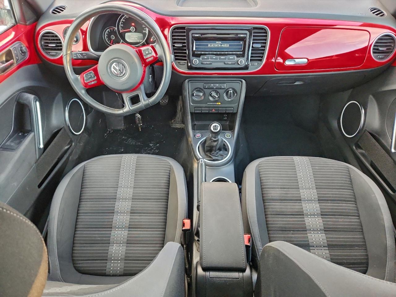 2013 VOLKSWAGEN BEETLE photo 8