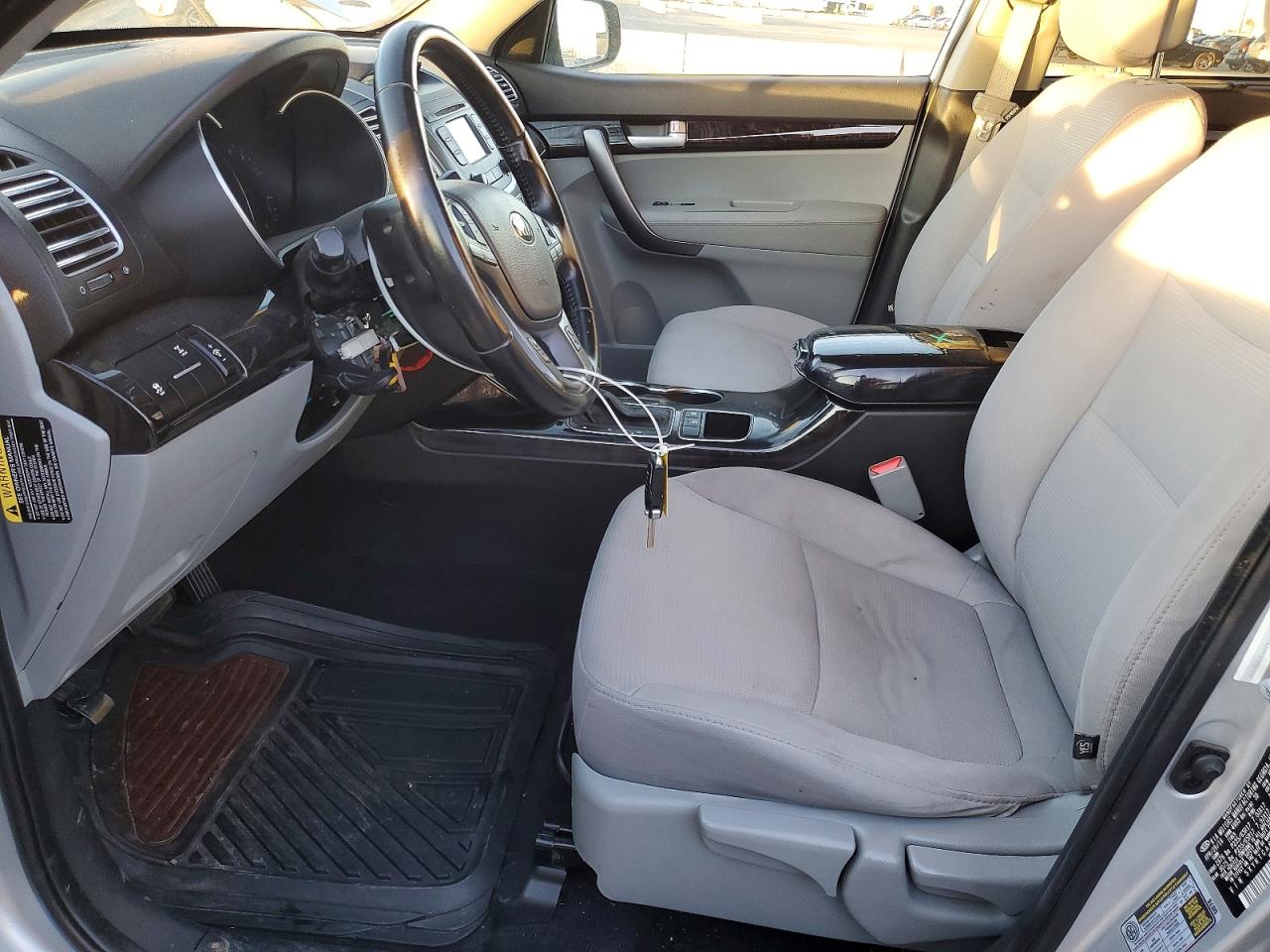 2015 KIA SORENTO LX photo 7