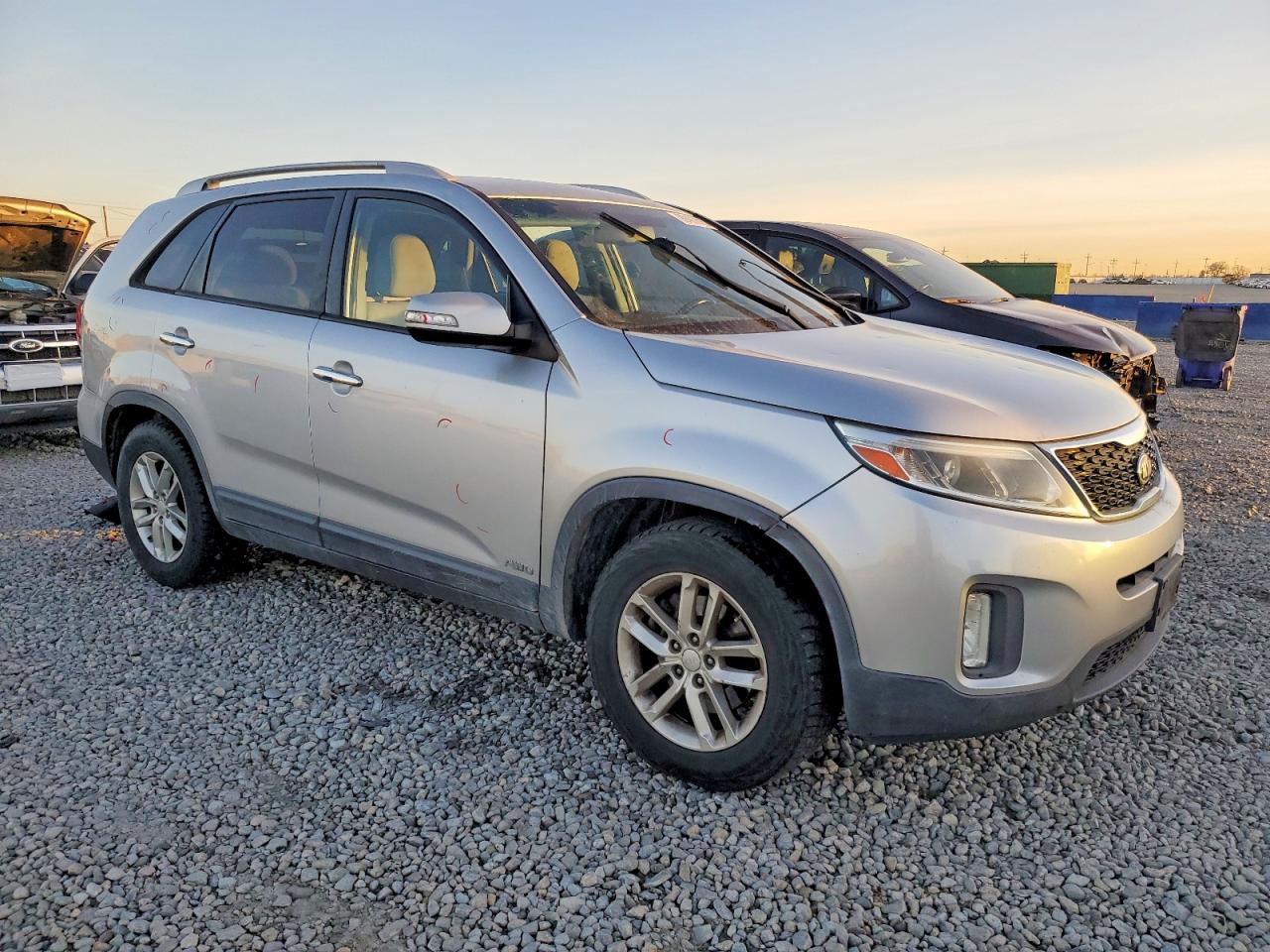2015 KIA SORENTO LX photo 4