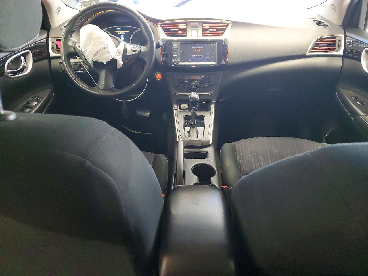 2019 NISSAN SENTRA S photo 8