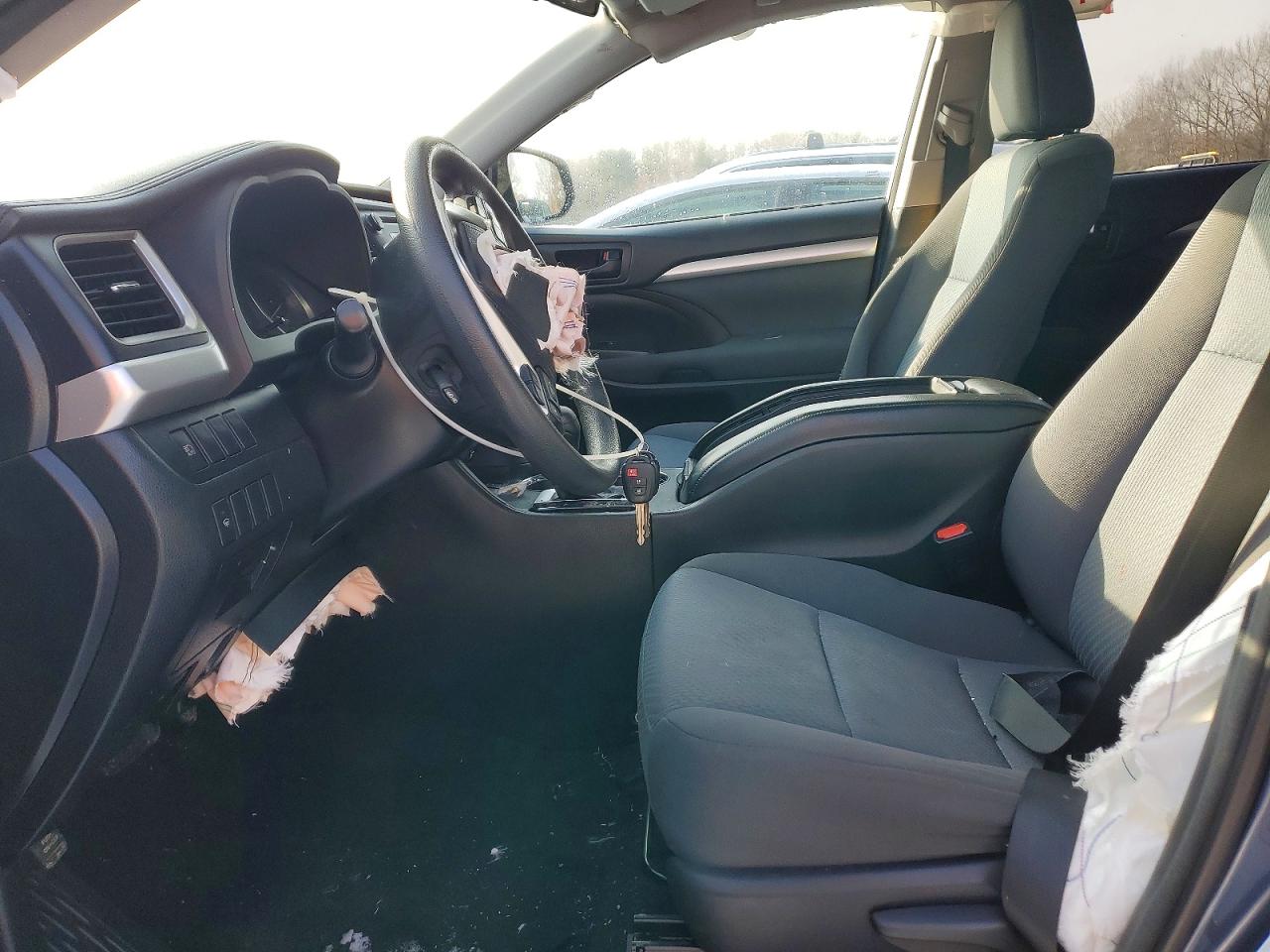 2018 TOYOTA HIGHLANDER LE photo 7