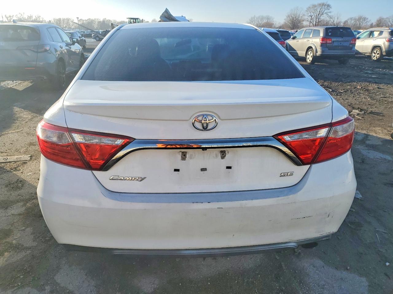 2017 TOYOTA CAMRY LE photo 6