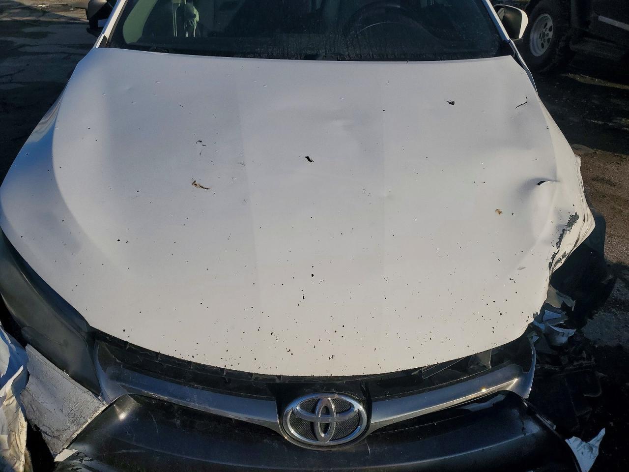 2017 TOYOTA CAMRY LE photo 11