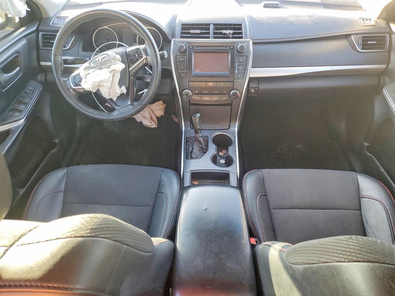 2017 TOYOTA CAMRY LE photo 8