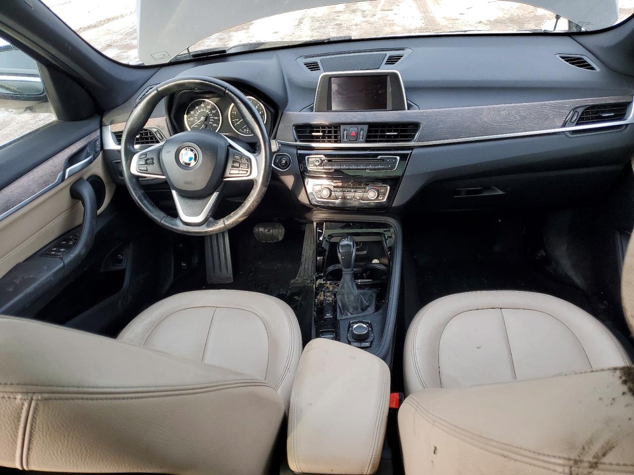 2016 BMW X1 XDRIVE28I photo 8