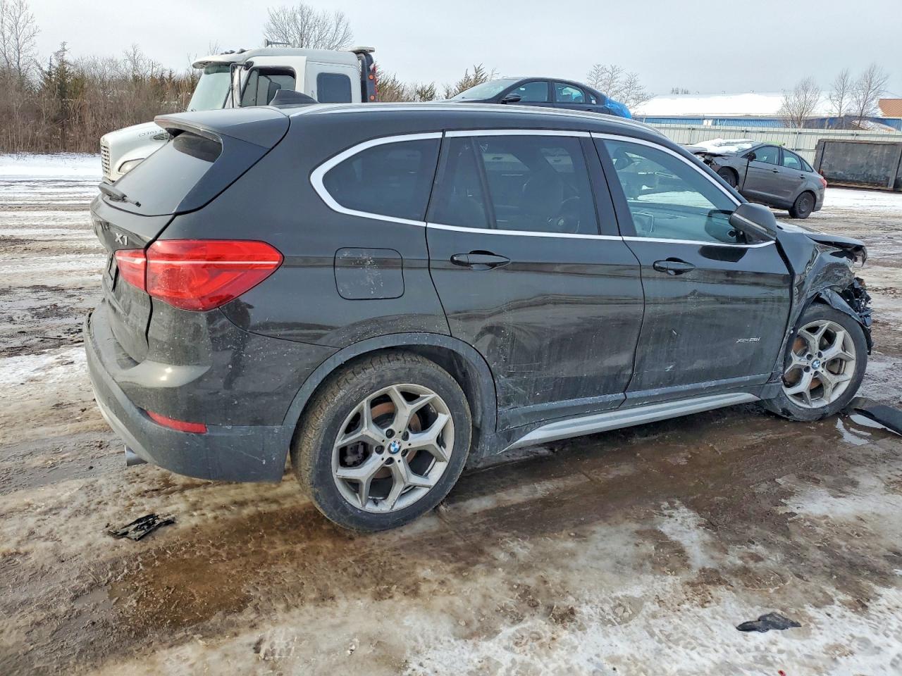 2016 BMW X1 XDRIVE28I photo 3