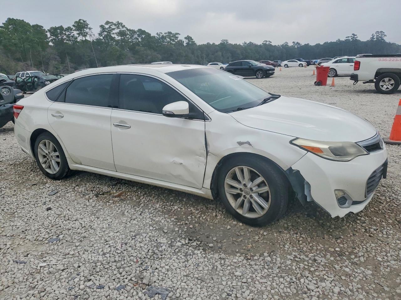 2013 TOYOTA AVALON XLE PREMIUM photo 4