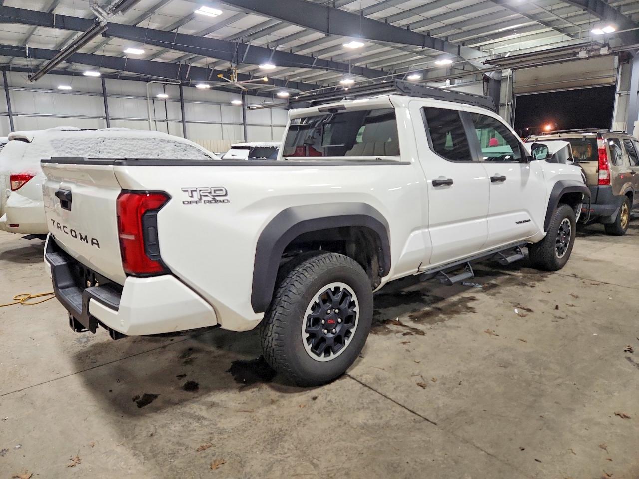 2025 TOYOTA TACOMA DOUBLE CAB photo 3