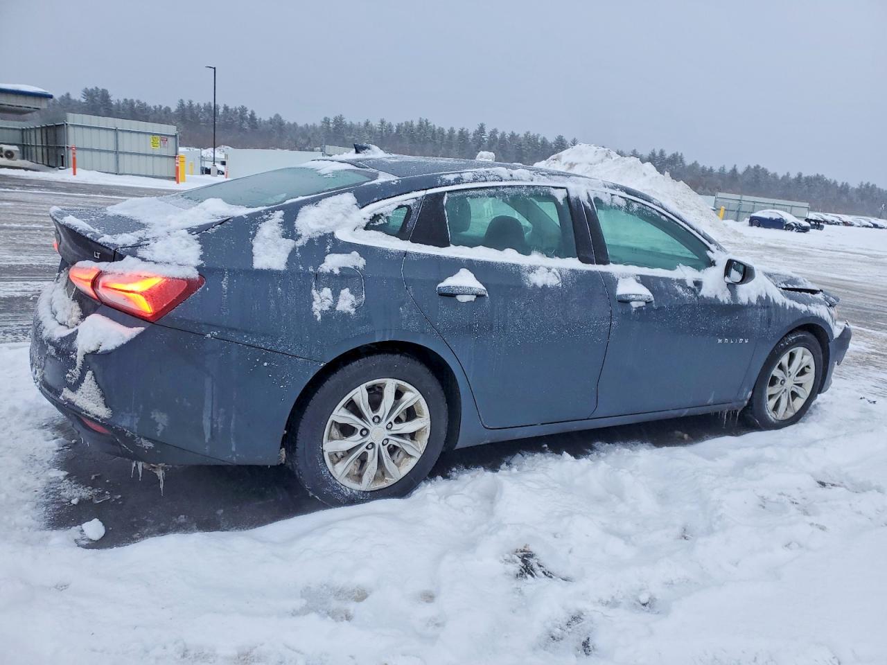 2020 CHEVROLET MALIBU LT photo 3