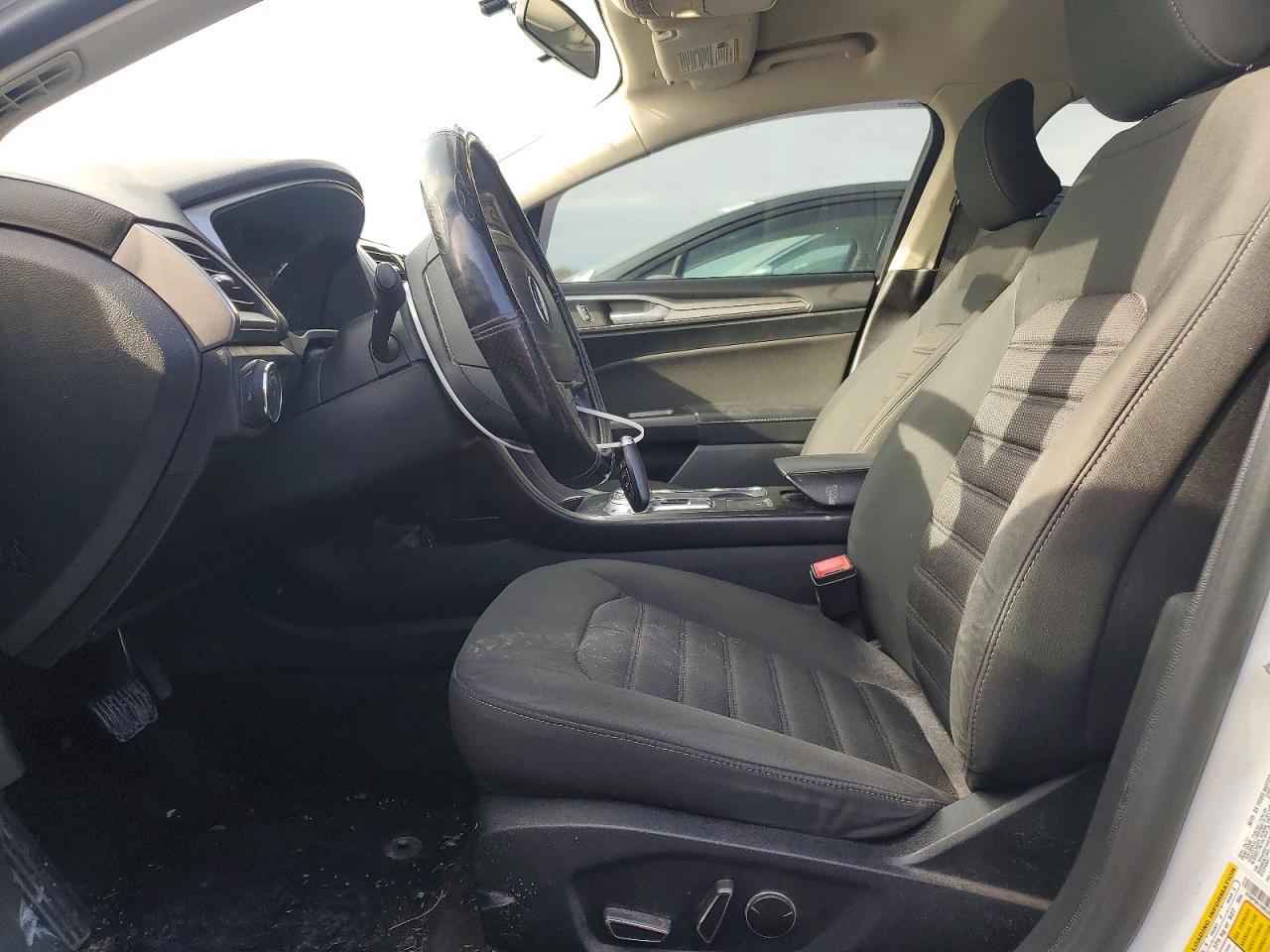 2017 FORD FUSION SE photo 7