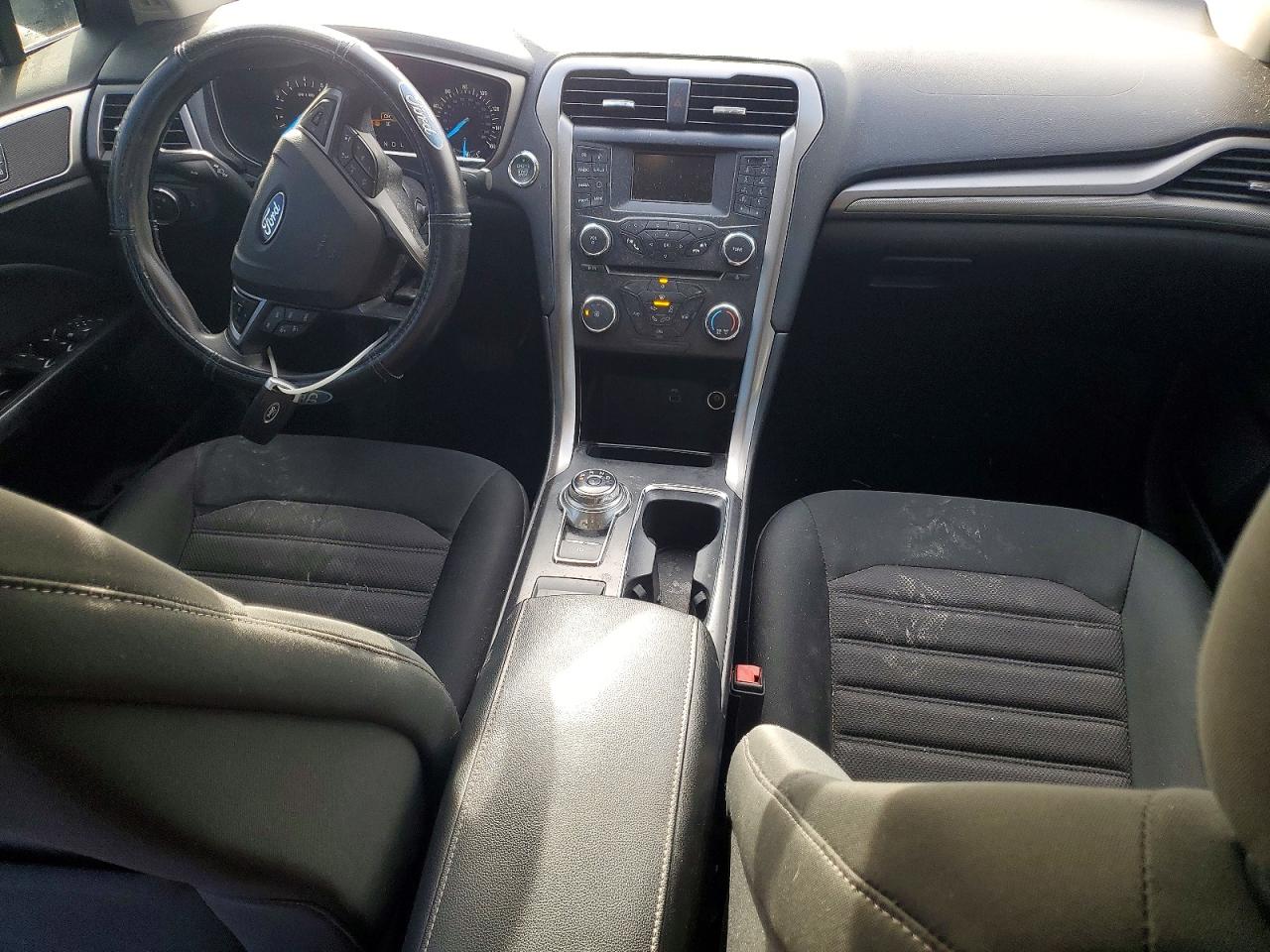 2017 FORD FUSION SE photo 8