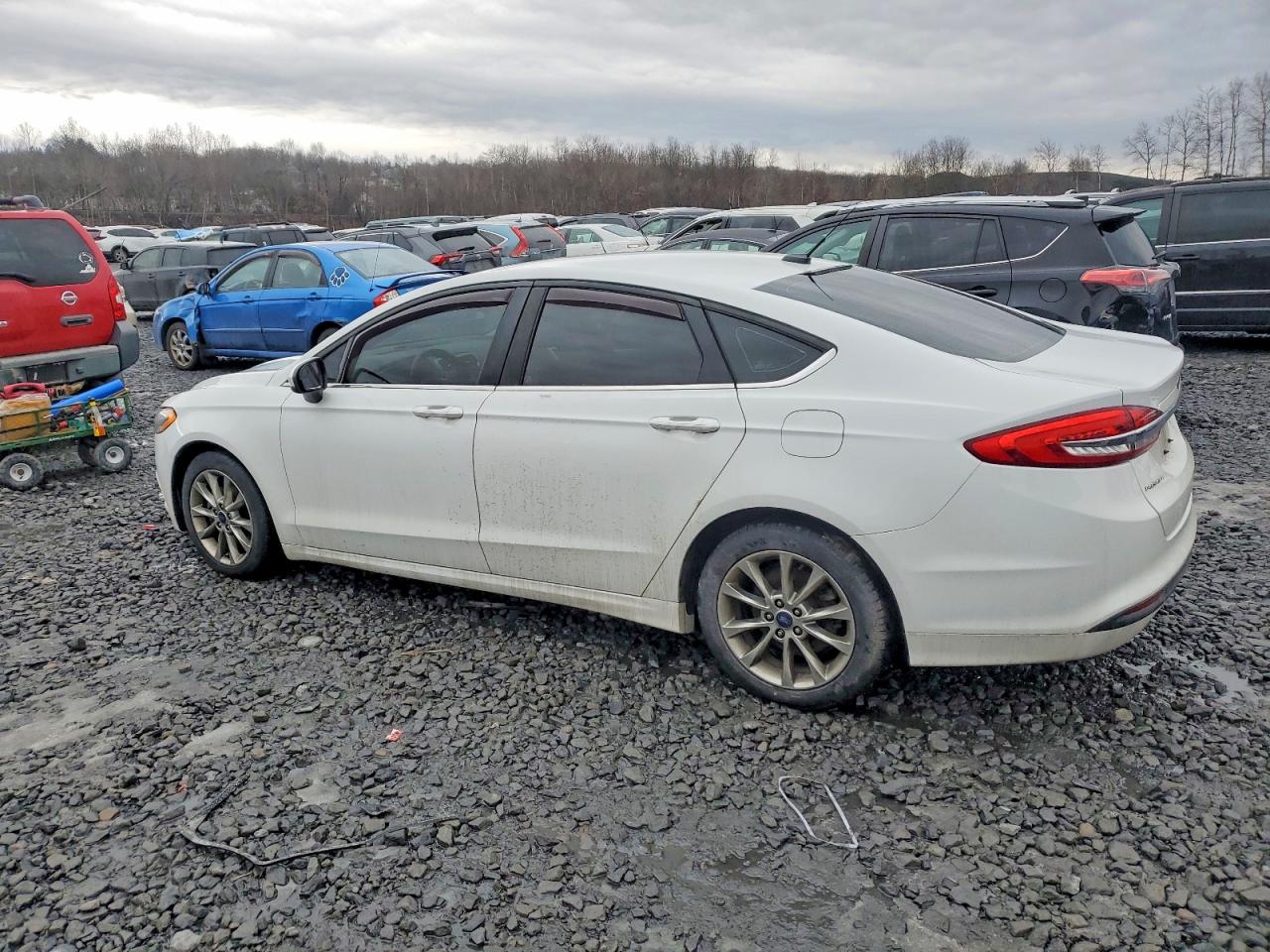 2017 FORD FUSION SE photo 2