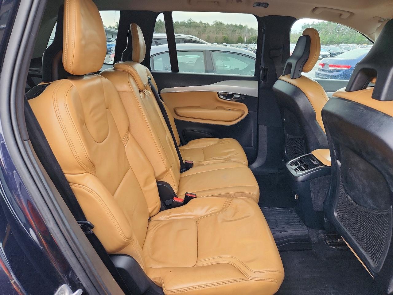 2016 VOLVO XC90 T6 photo 11
