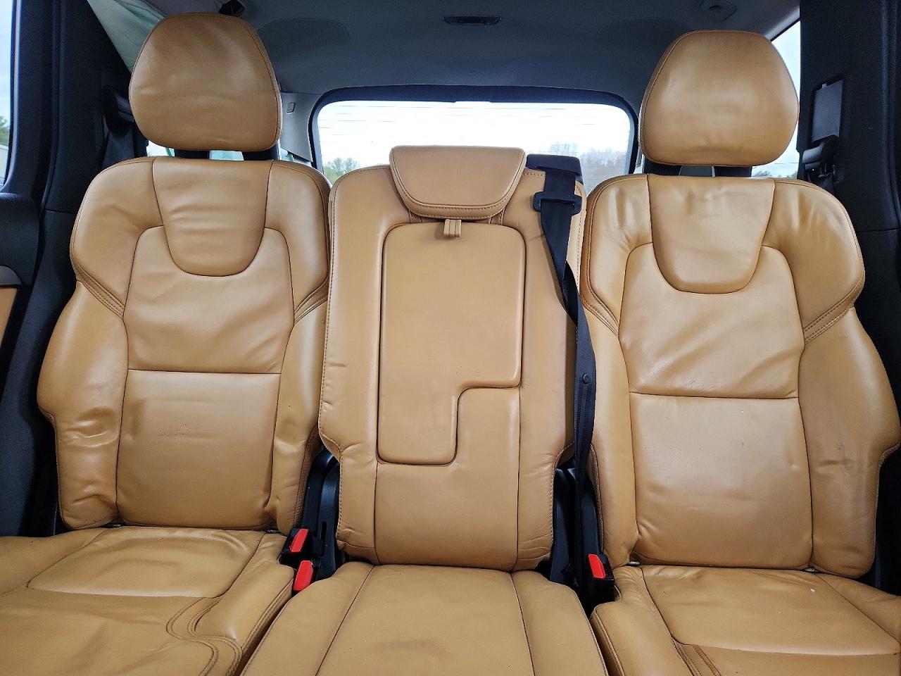 2016 VOLVO XC90 T6 photo 10