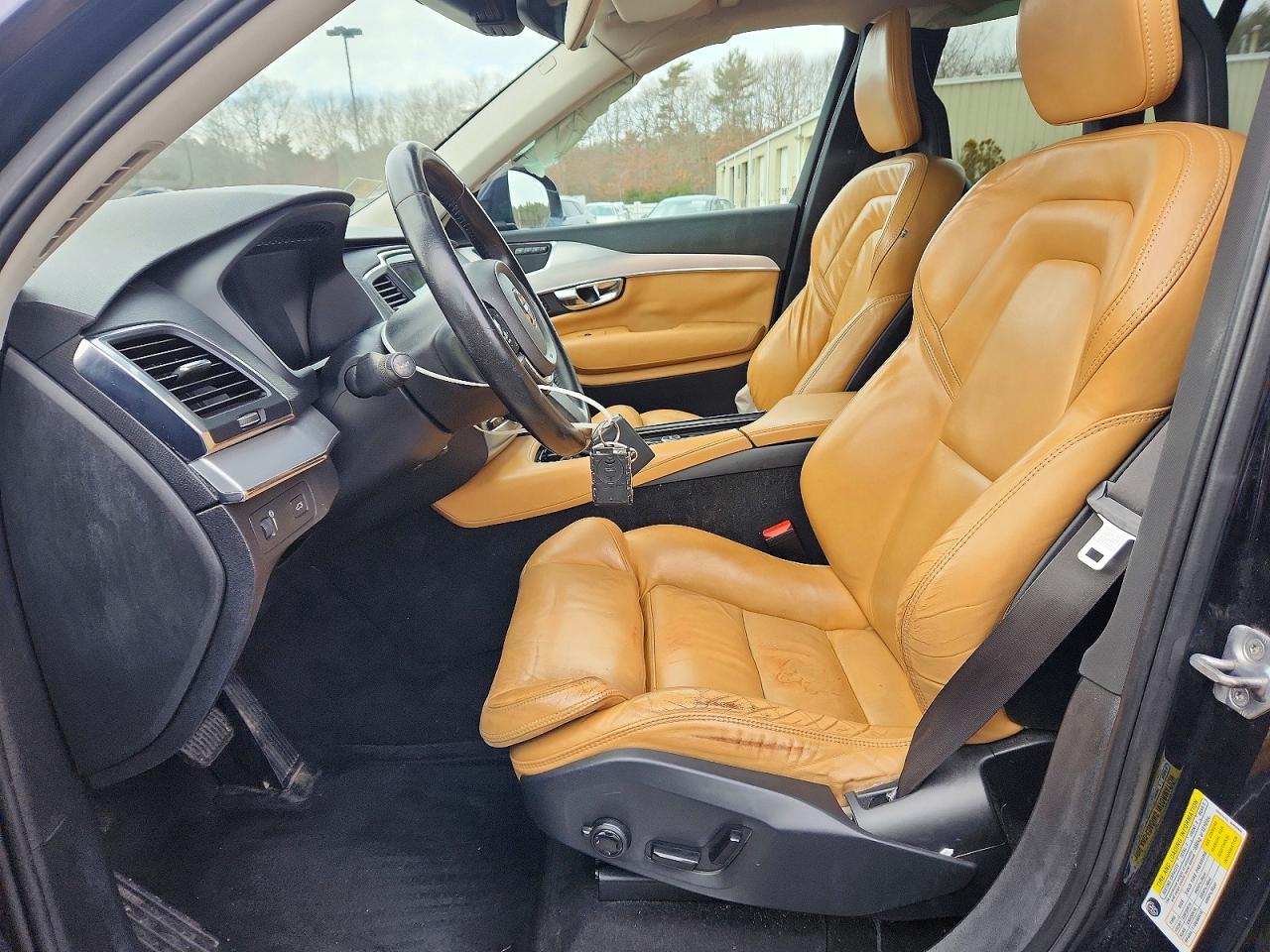 2016 VOLVO XC90 T6 photo 7