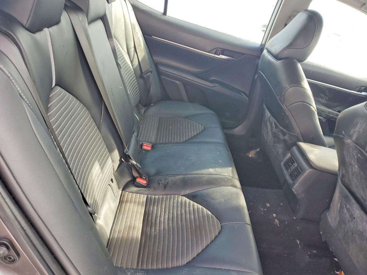 2020 TOYOTA CAMRY SE photo 19