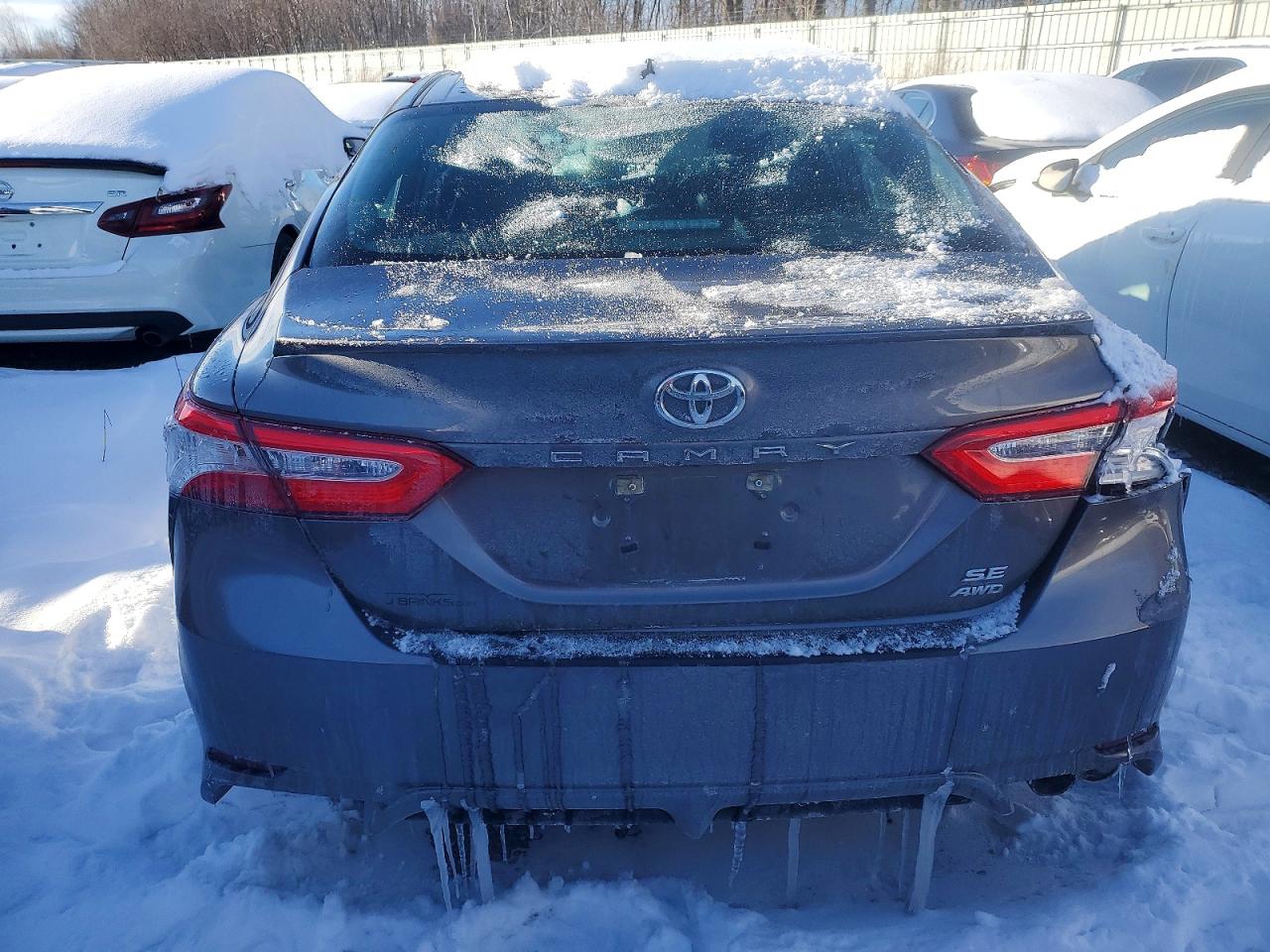 2020 TOYOTA CAMRY SE photo 11
