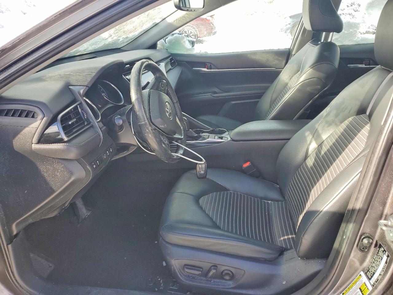 2020 TOYOTA CAMRY SE photo 13