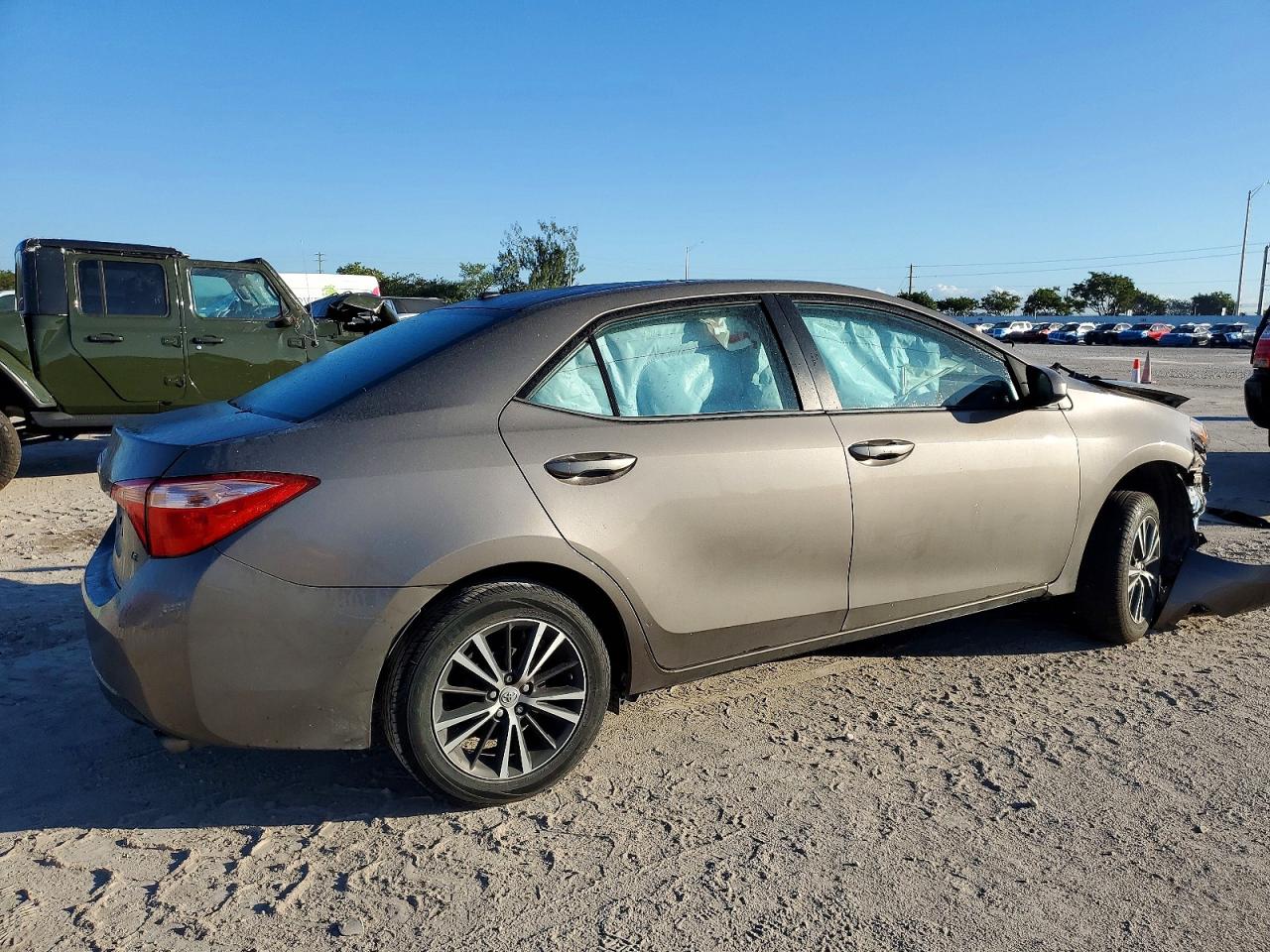 2017 TOYOTA COROLLA L photo 3