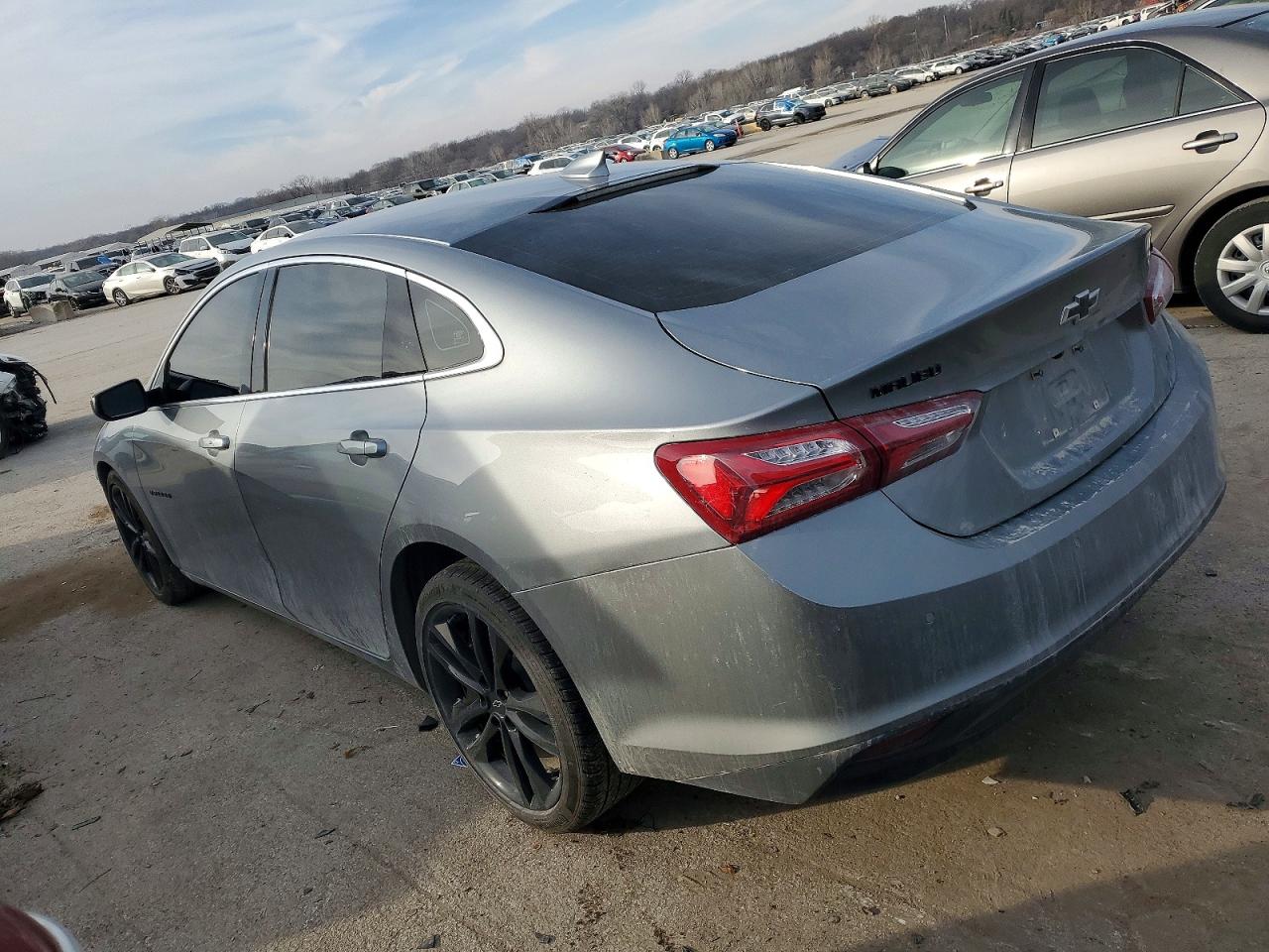 2024 CHEVROLET MALIBU LT photo 2