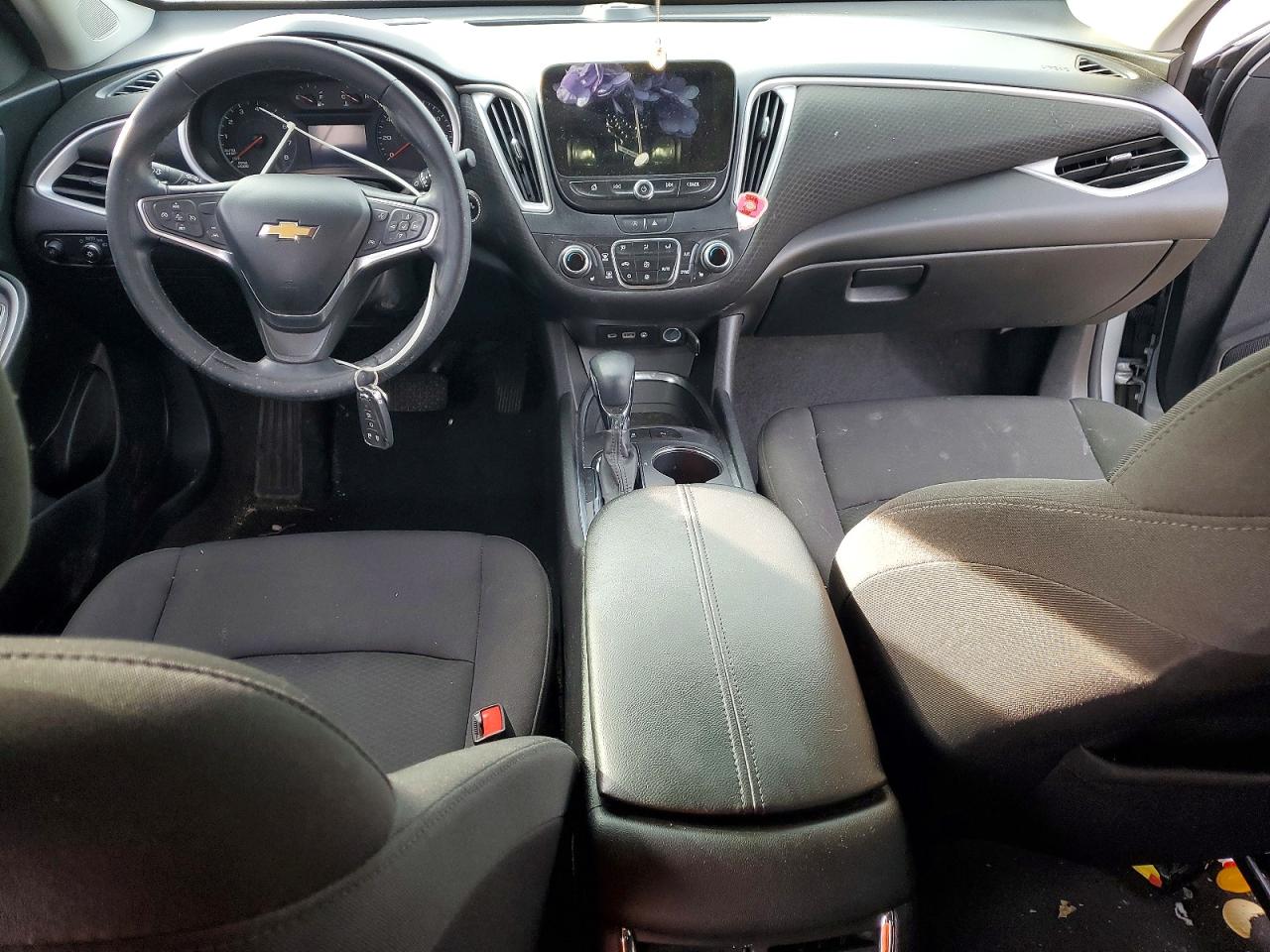 2024 CHEVROLET MALIBU LT photo 8