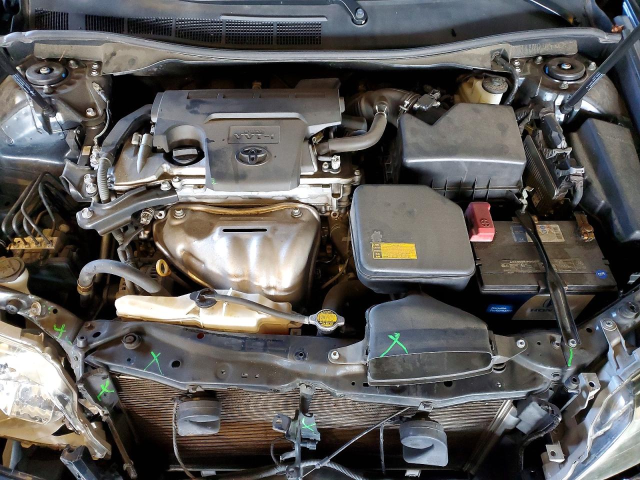 2014 TOYOTA CAMRY L photo 11