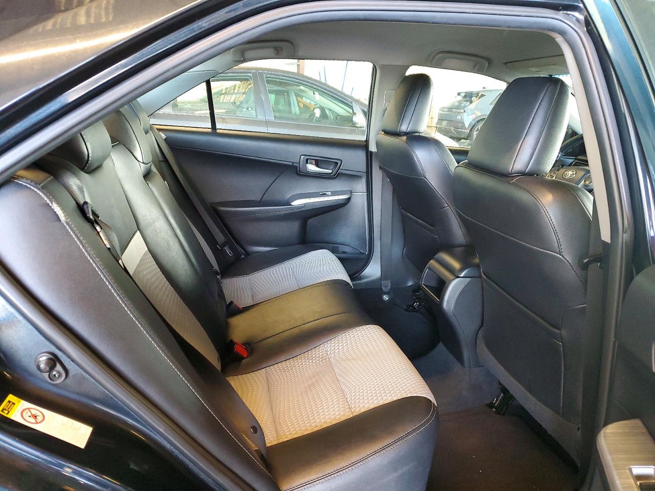 2014 TOYOTA CAMRY L photo 10