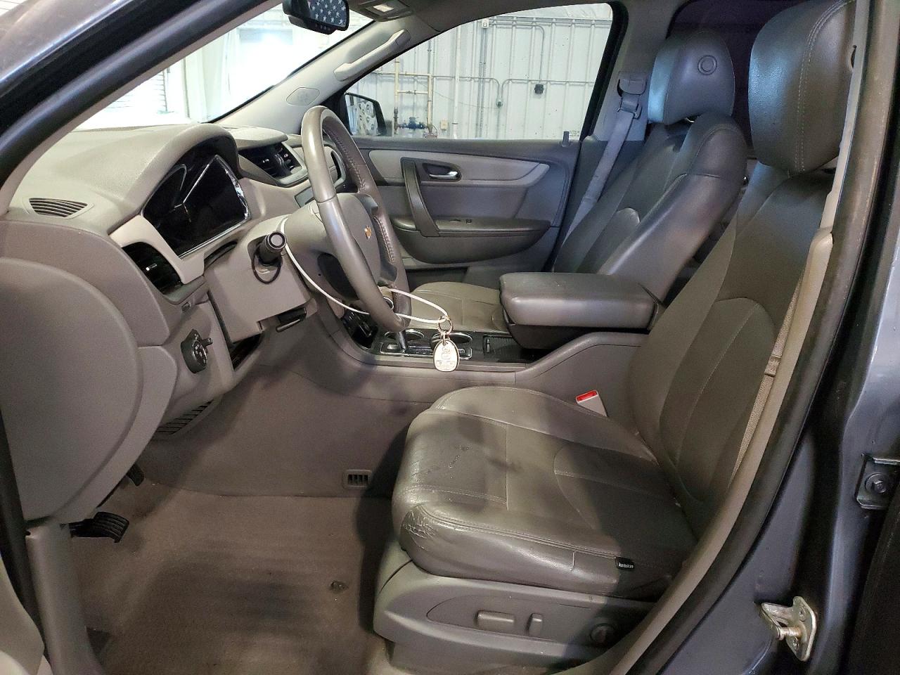 2014 CHEVROLET TRAVERSE LT photo 13