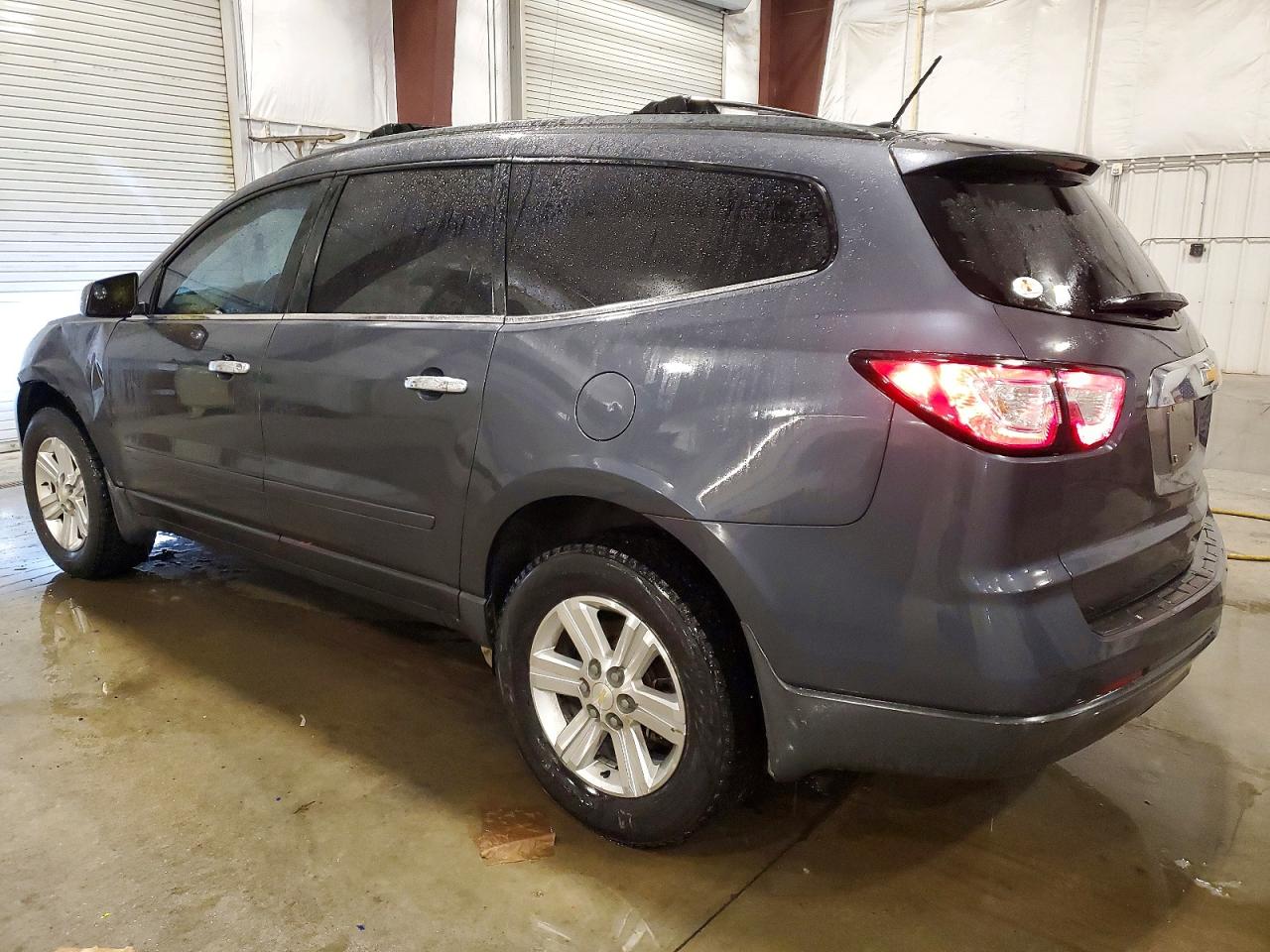 2014 CHEVROLET TRAVERSE LT photo 3