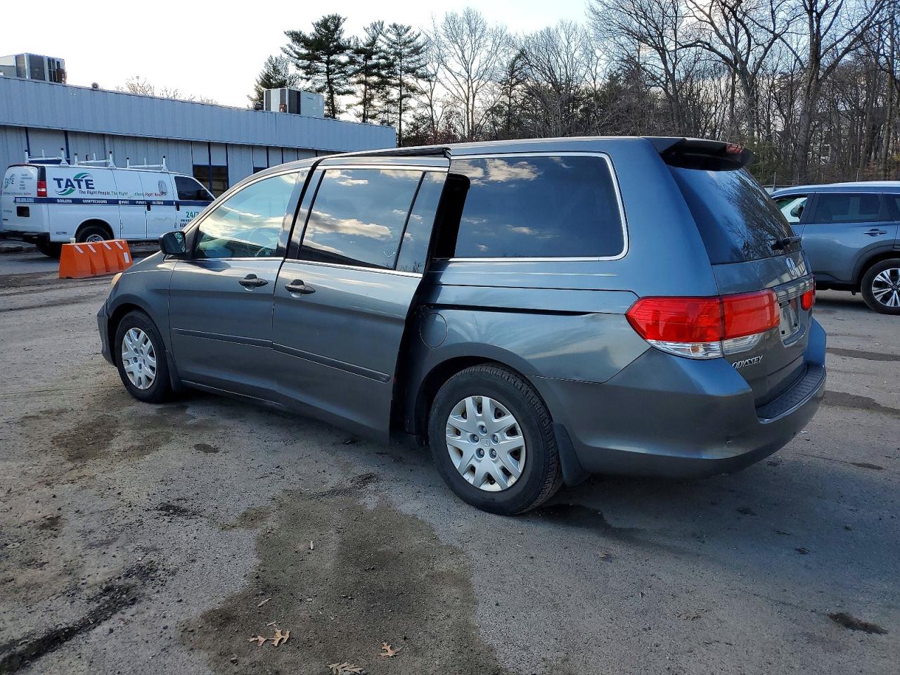 2010 HONDA ODYSSEY LX photo 2