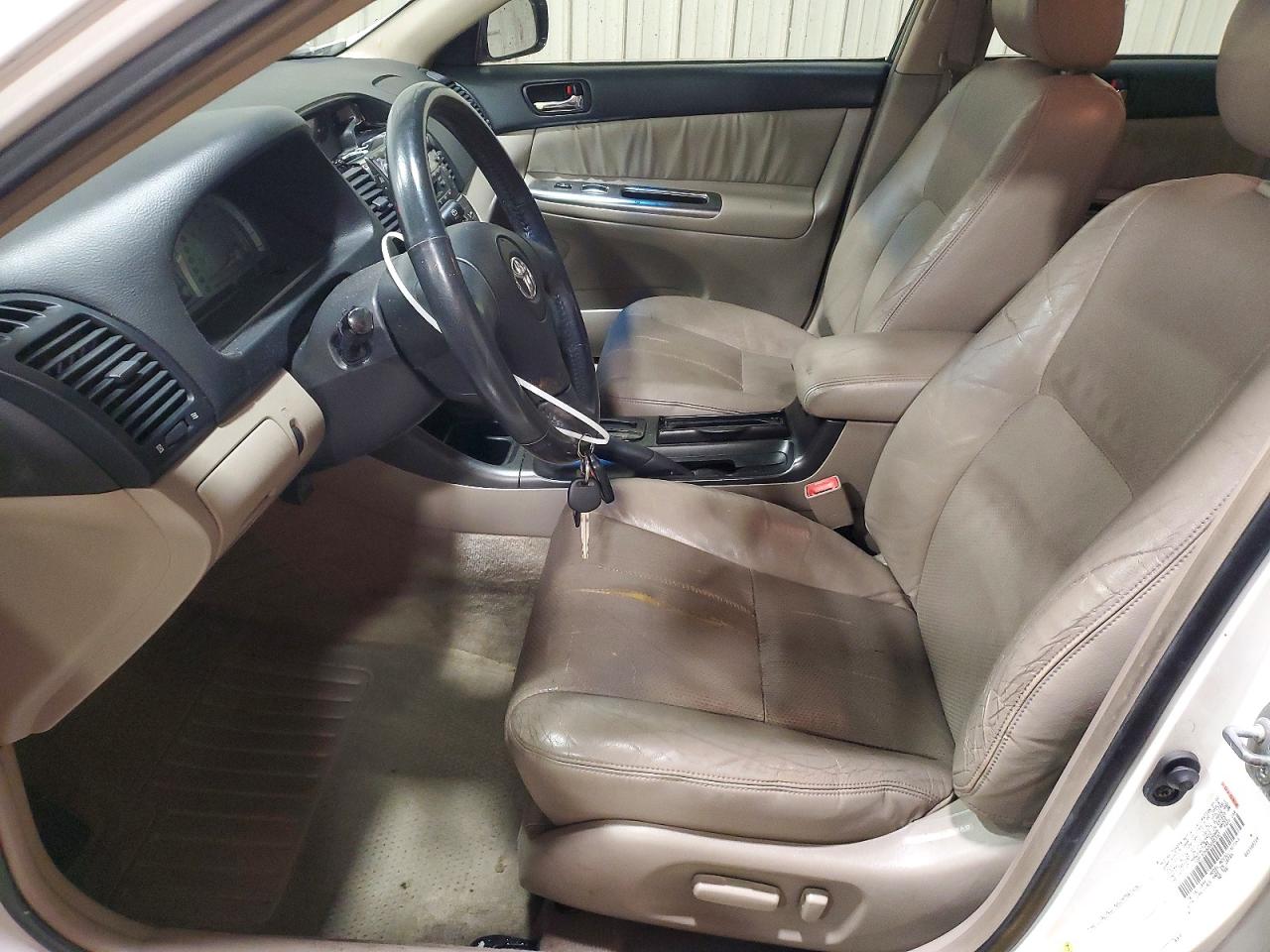 2002 TOYOTA CAMRY LE photo 7