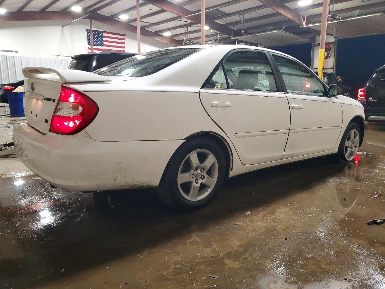 2002 TOYOTA CAMRY LE photo 3