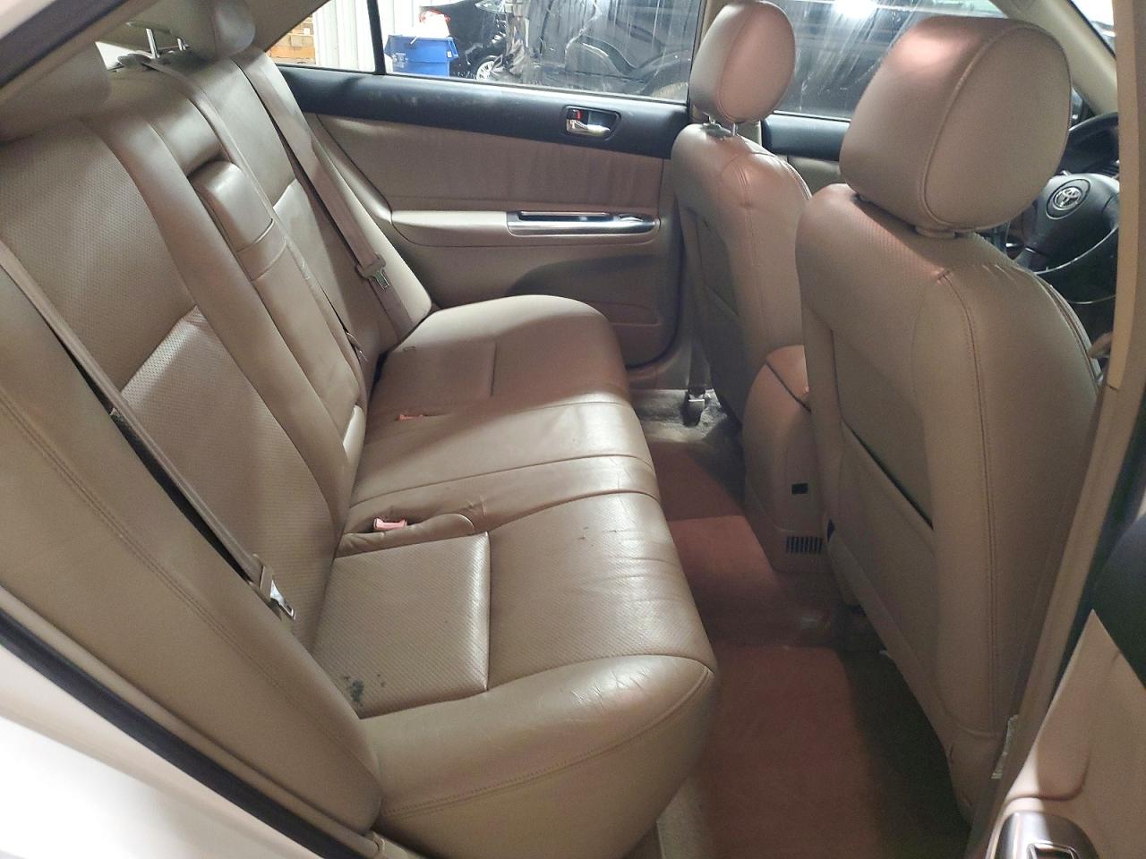 2002 TOYOTA CAMRY LE photo 10