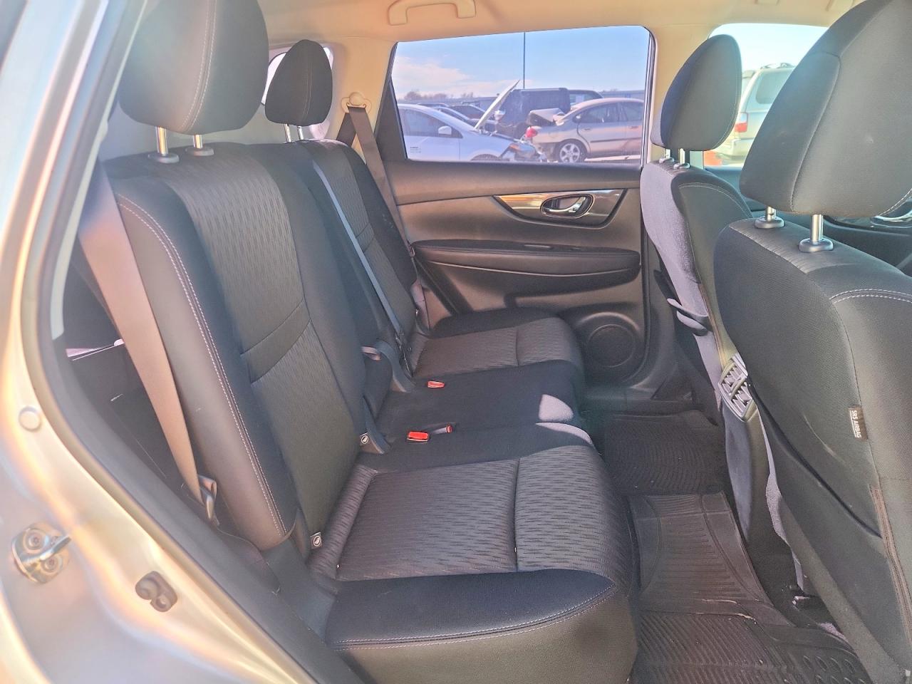 2018 NISSAN ROGUE S photo 10