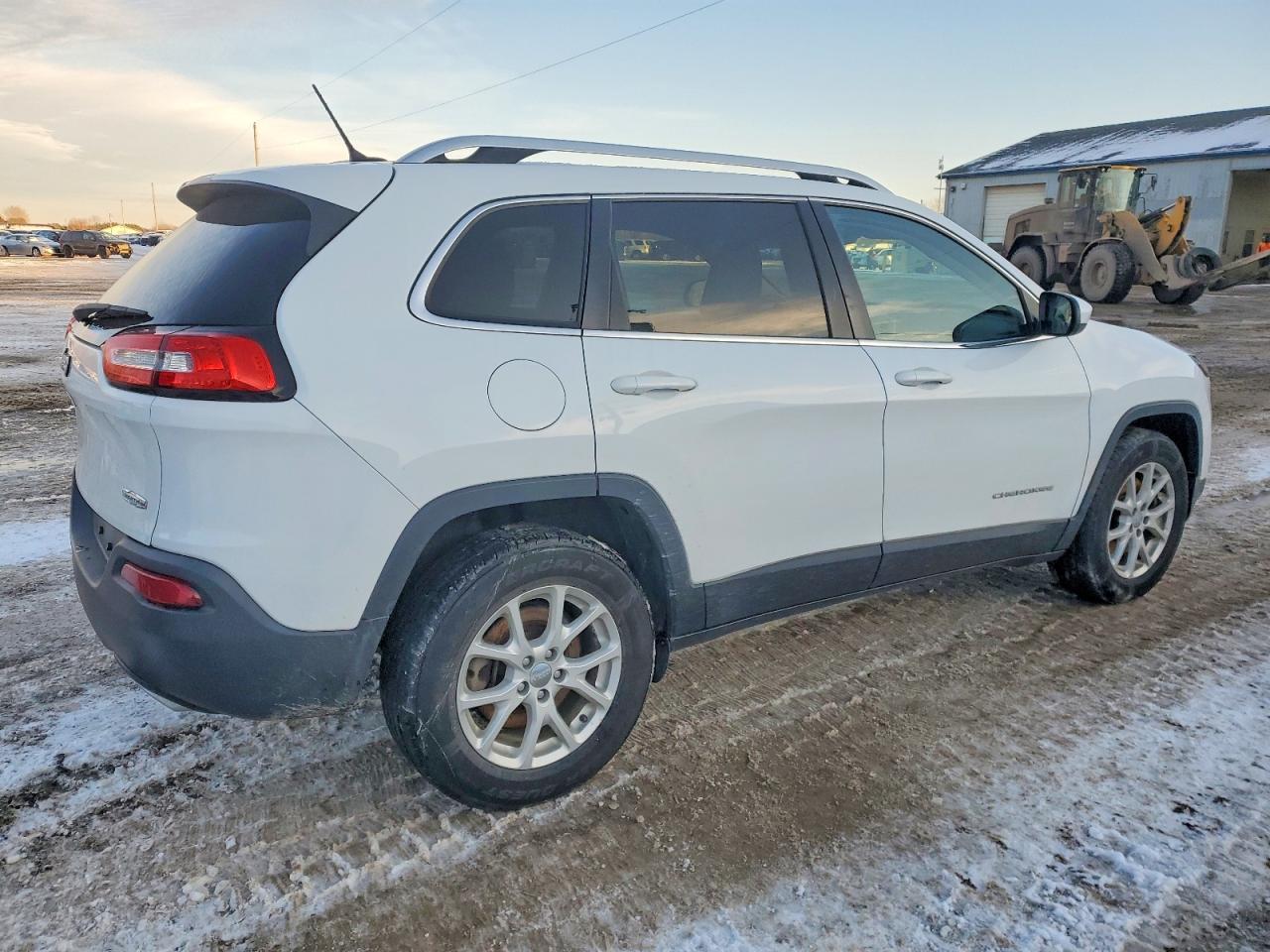 2015 JEEP CHEROKEE LATITUDE photo 3