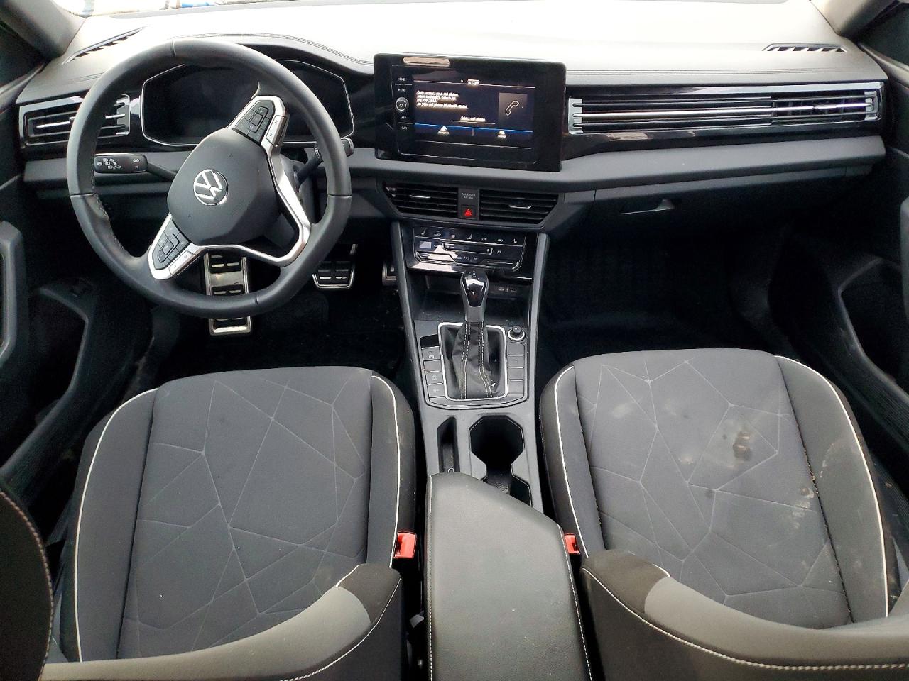2025 VOLKSWAGEN JETTA SPORT photo 8