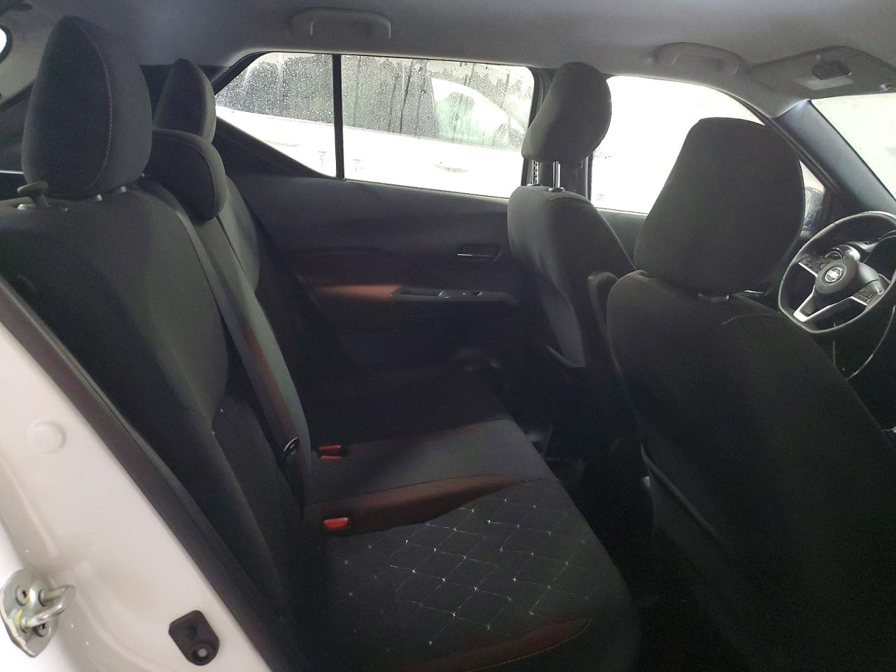 2019 NISSAN KICKS S photo 10