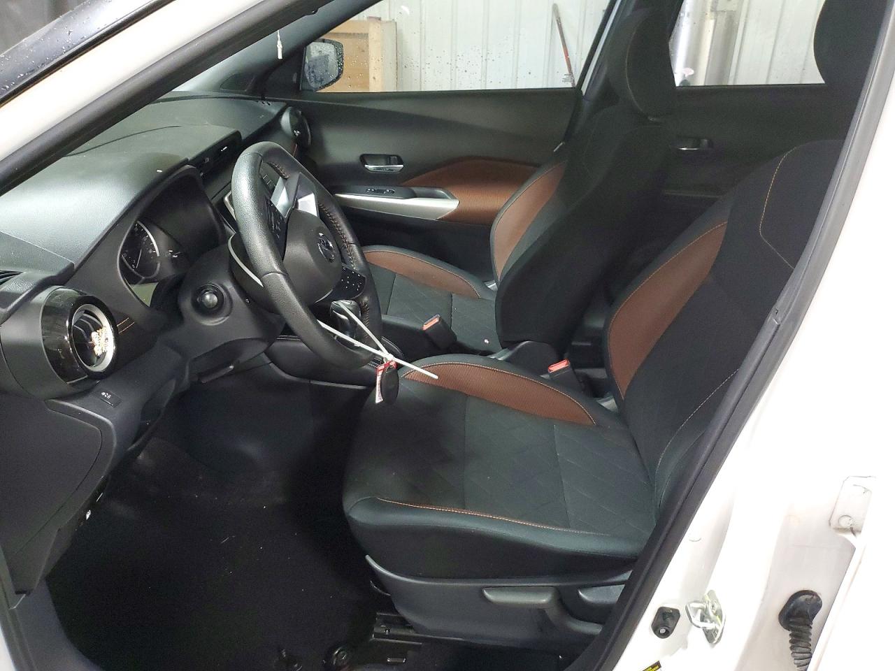 2019 NISSAN KICKS S photo 7
