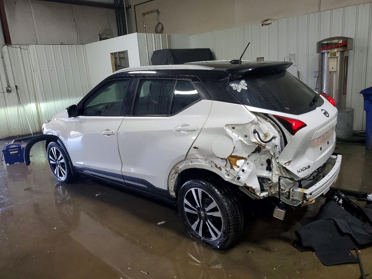 2019 NISSAN KICKS S photo 2