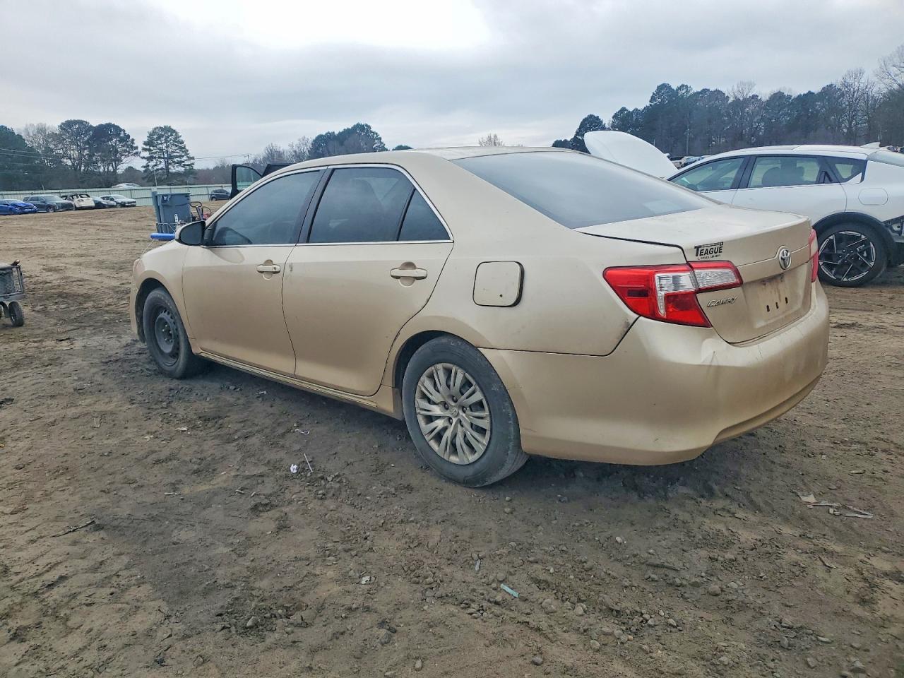2012 TOYOTA CAMRY BASE photo 2