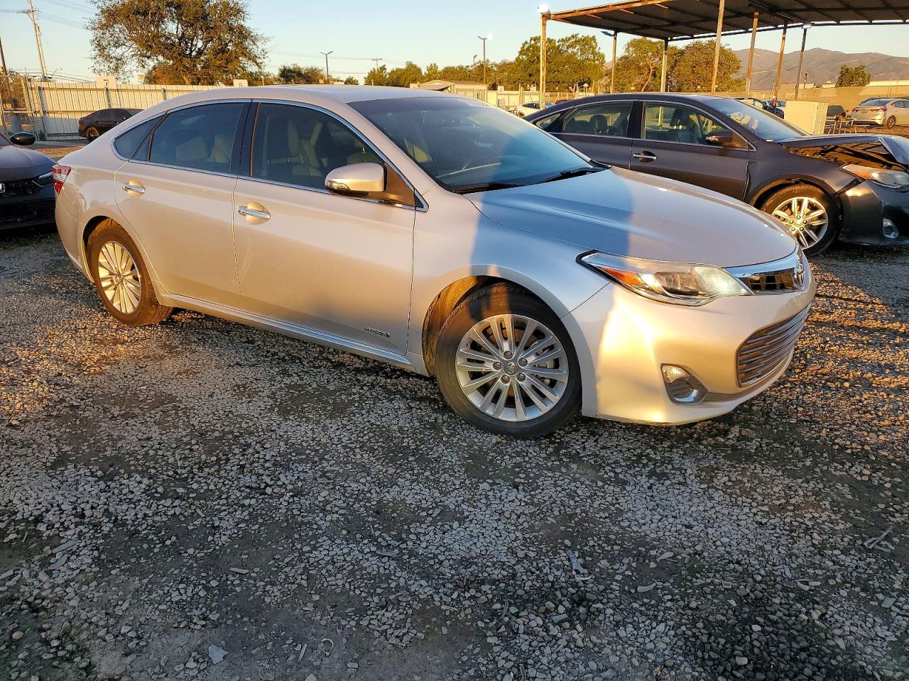 2013 TOYOTA AVALON HYBRID photo 4