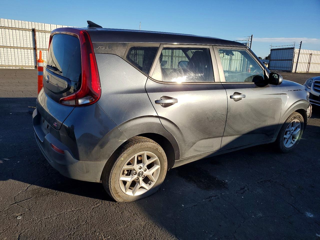 2021 KIA SOUL LX photo 3