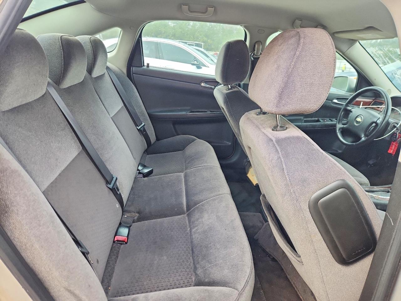 2010 CHEVROLET IMPALA LT photo 10