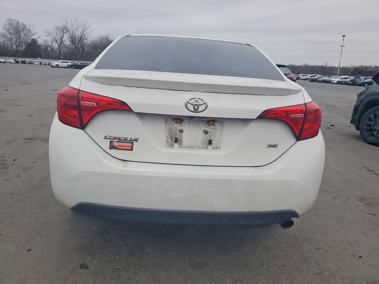 2017 TOYOTA COROLLA L photo 6