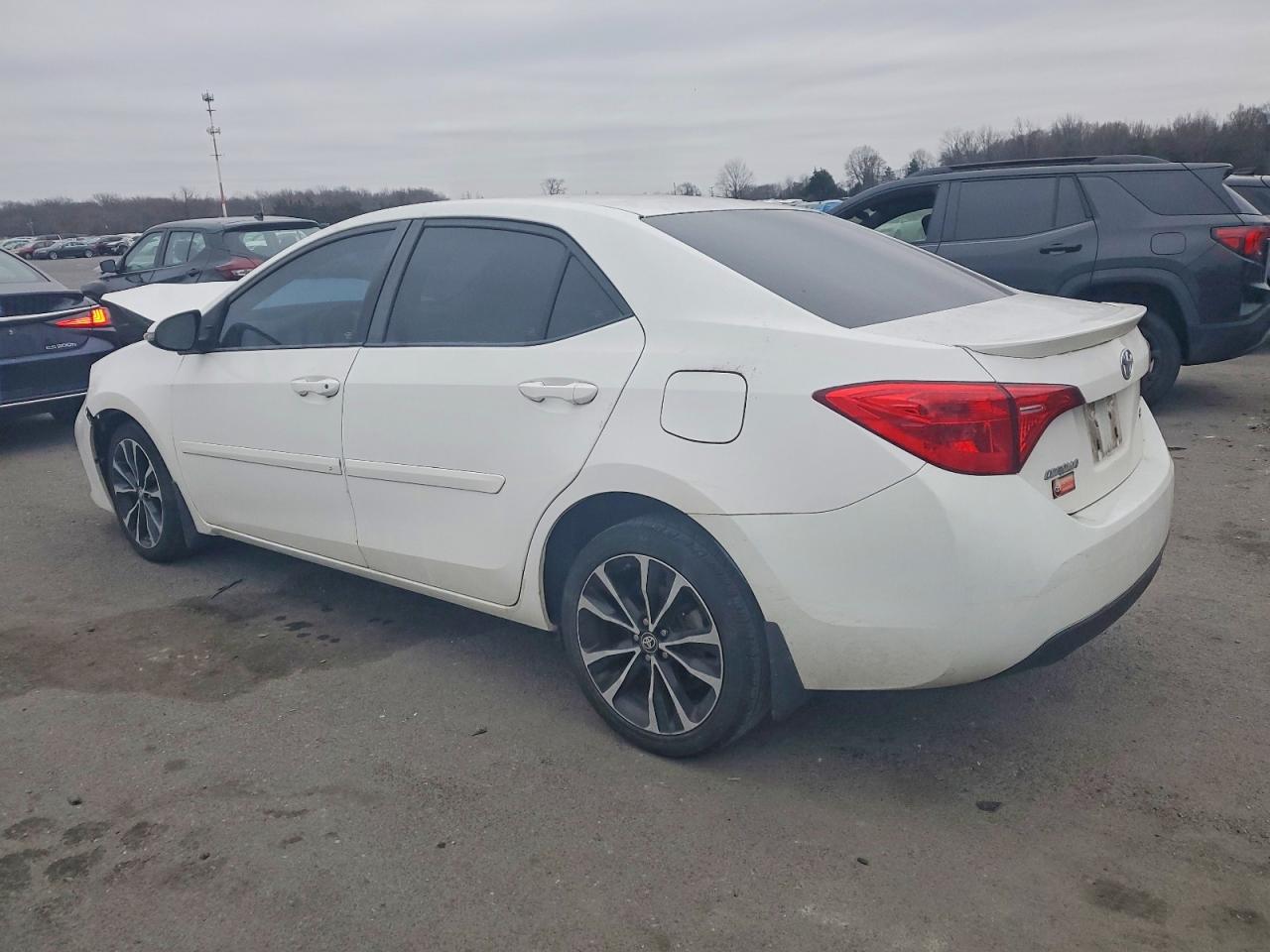 2017 TOYOTA COROLLA L photo 2