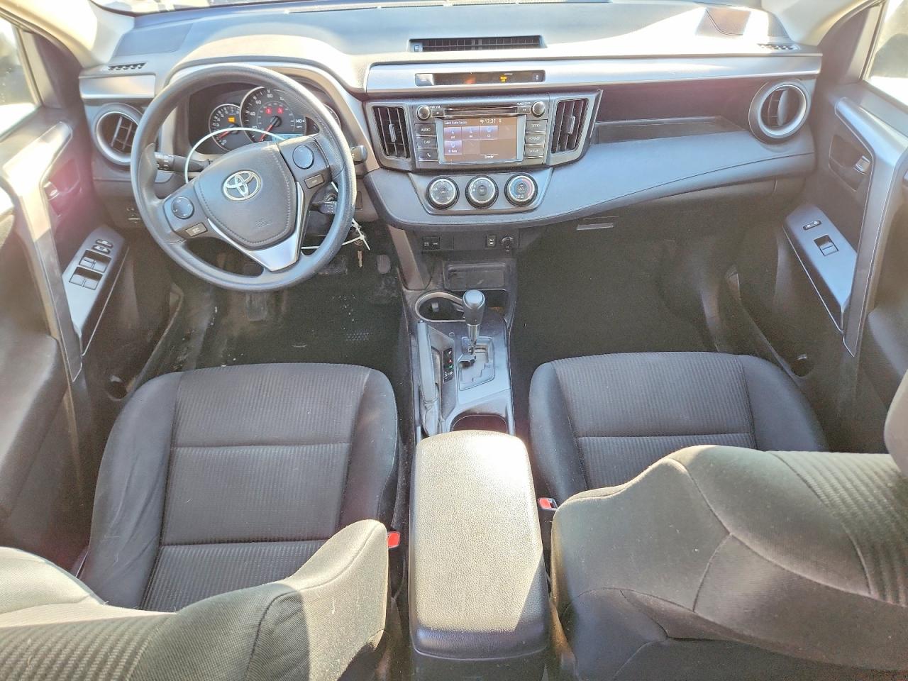 2016 TOYOTA RAV4 LE photo 8