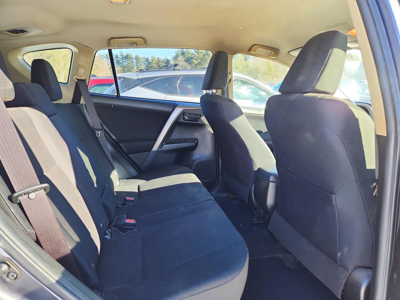 2016 TOYOTA RAV4 LE photo 11