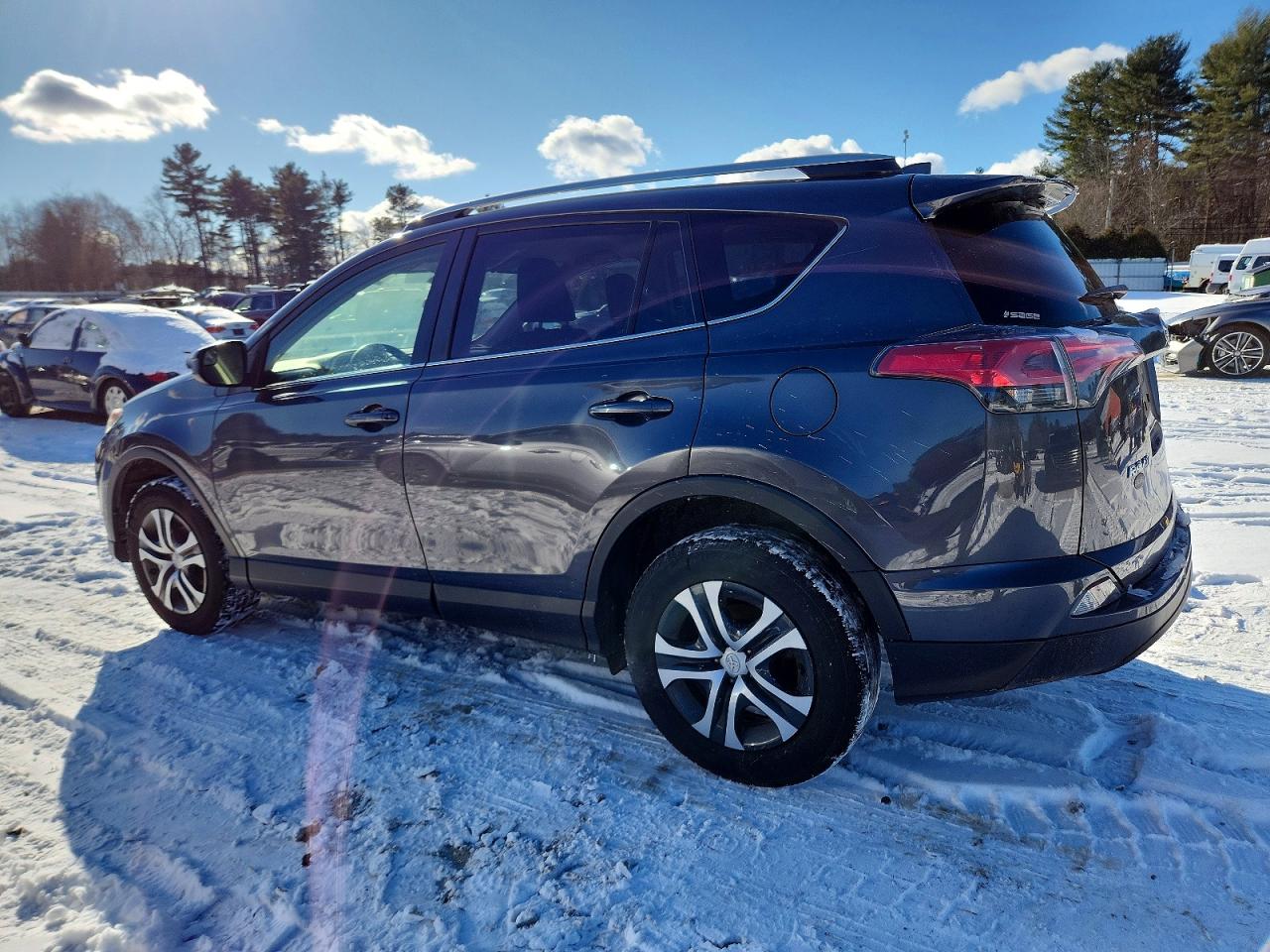 2016 TOYOTA RAV4 LE photo 2